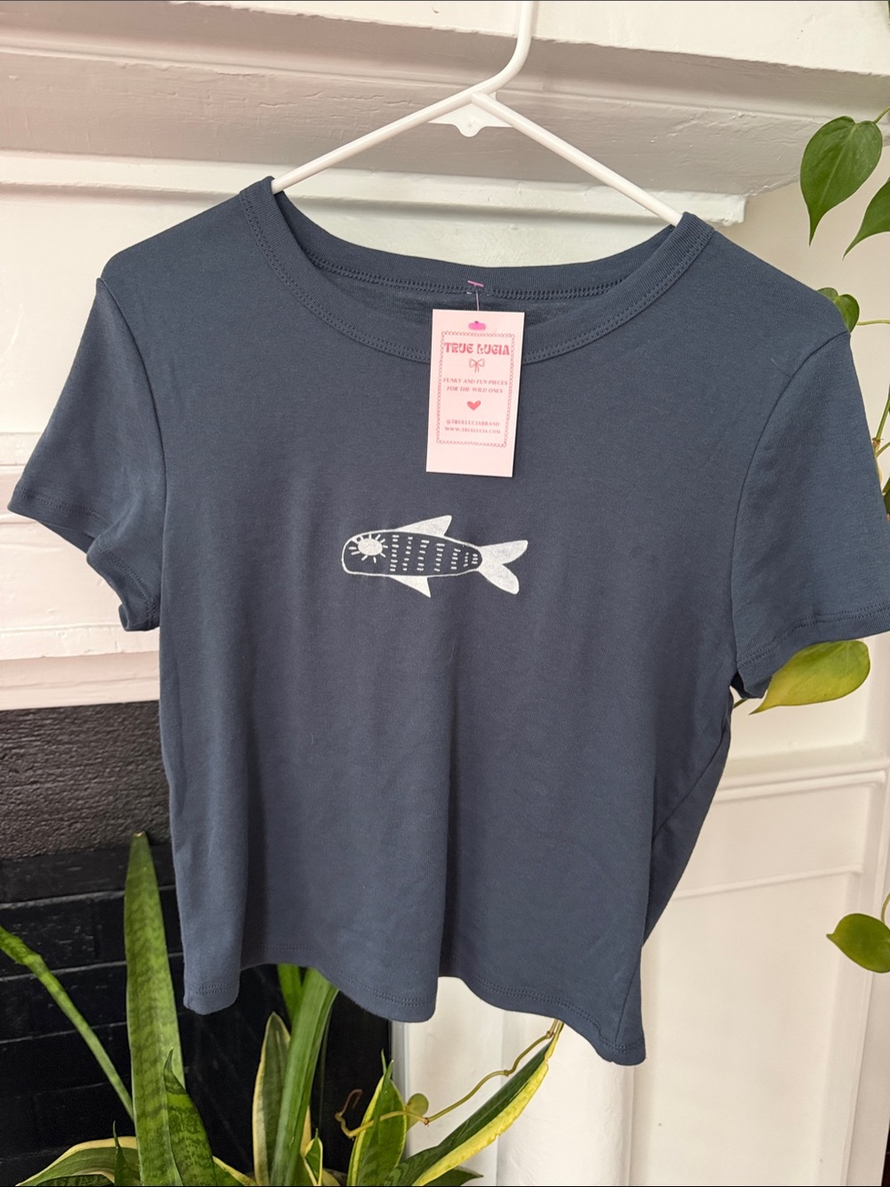 Baby tee with sardine, size XL new with tags